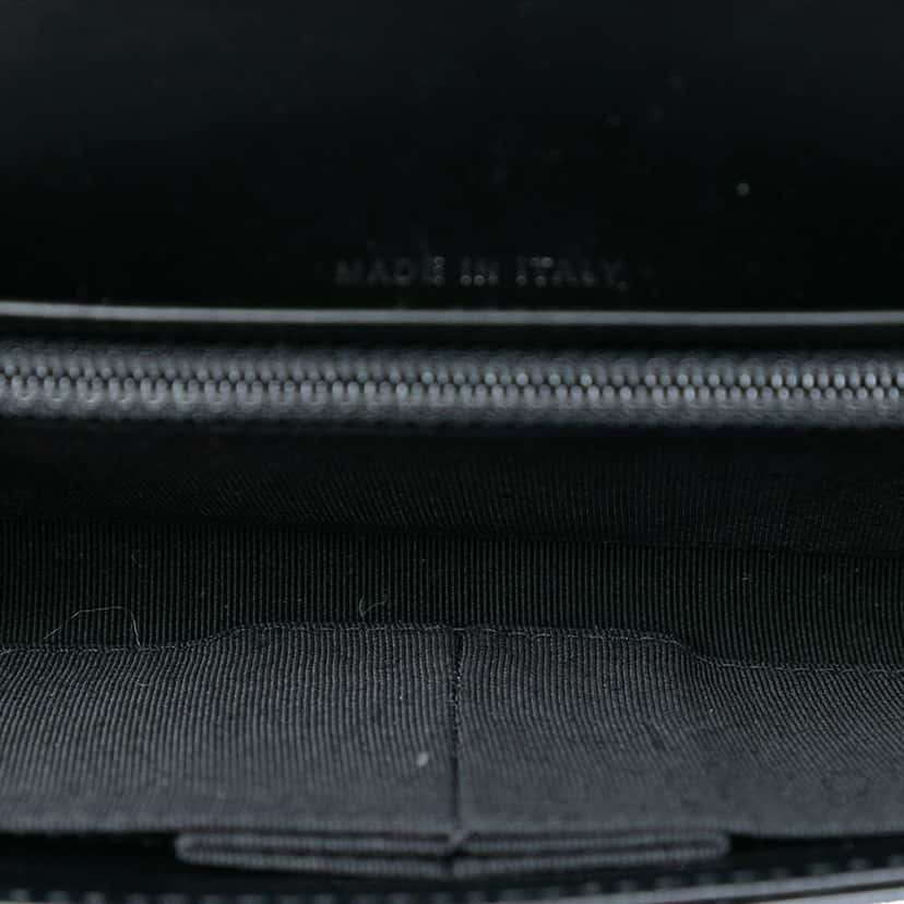 Chanel Classic Patent Wallet On Chain Black Leather Good condition - Model View