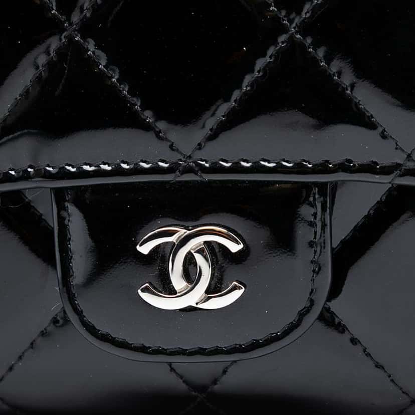 Chanel Classic Patent Wallet On Chain Black Leather Good condition - Box View