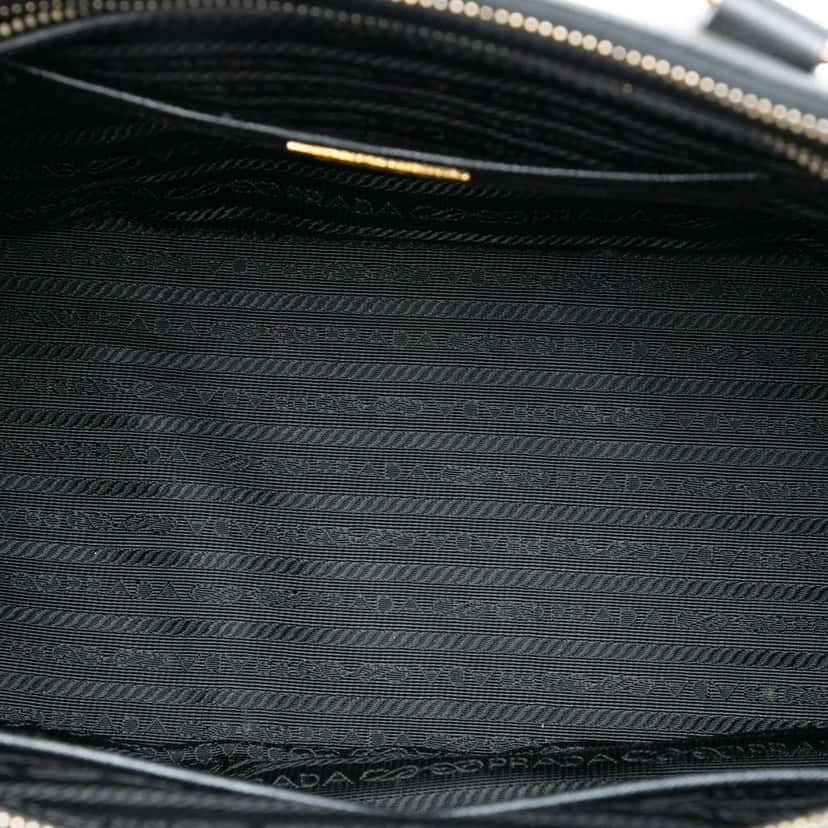 Prada Medium Saffiano Lux Galleria Double Zip Satchel Black Leather Good condition - Model View
