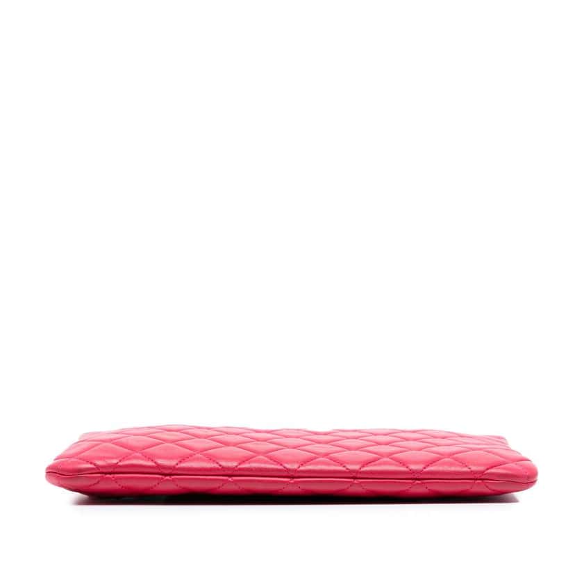 Chanel Medium Quilted Lambskin O Case Clutch Pink Leather Very good condition - Inside View