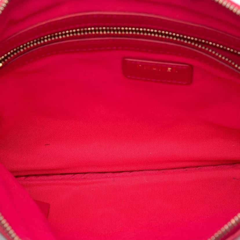 Chanel Medium Quilted Lambskin O Case Clutch Pink Leather Very good condition - Model View