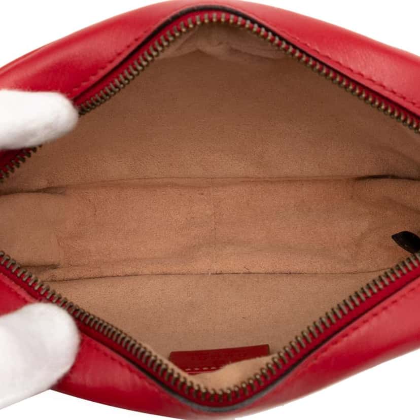 Gucci Mini GG Marmont Matelasse Leather Crossbody Red Leather Good condition - Model View