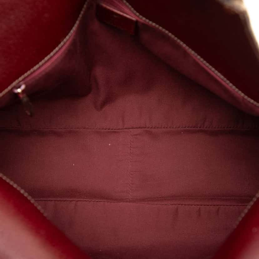 Gucci GG Canvas Shoulder Bag Brown Canvas Good condition - Model View