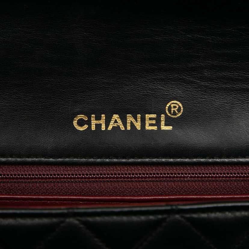 Chanel Medium Quilted Lambskin Full Flap Black Leather Good condition - Box View