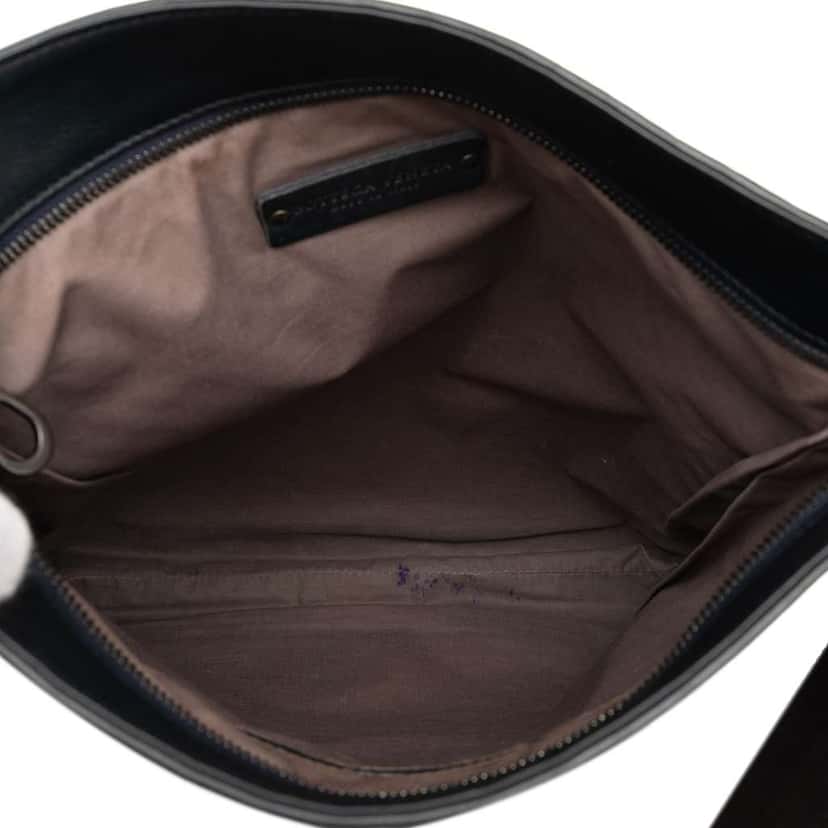 Bottega Veneta Leather Intrecciato Crossbody Blue Leather Good condition - Model View