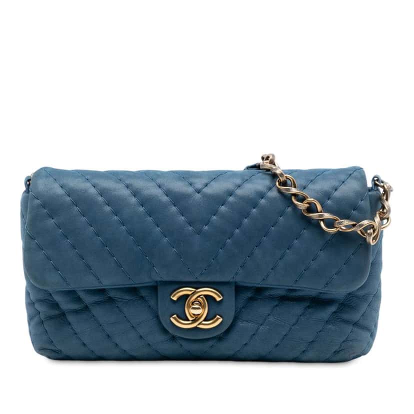 Chanel Medium Chevron Iridescent Calfskin Surpique Flap Blue Leather Good condition - Front View