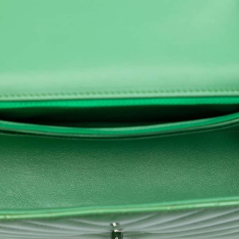 Chanel Mini Rectangular Classic Chevron Patent Single Flap Green Leather Good condition - Model View