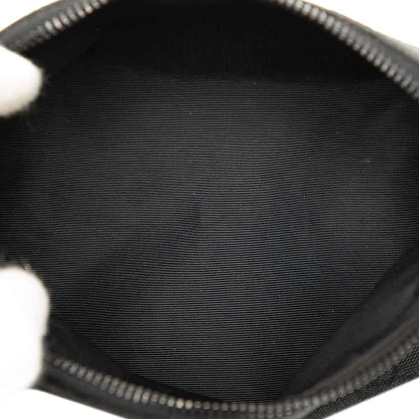 Gucci GG Canvas Shoulder Bag Black Canvas Good condition - Model View