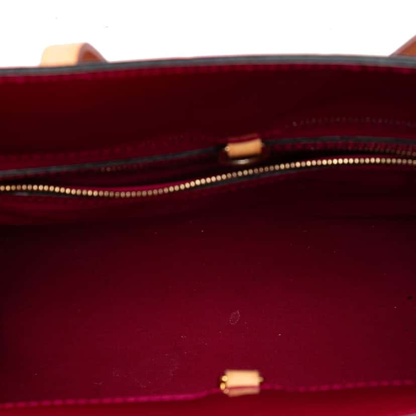 Louis Vuitton Monogram Vernis Catalina NS Red Leather Good condition - Model View