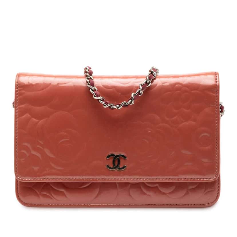 Chanel CC Embossed Patent Camellia Wallet On Chain Pink Leather Good condition - Front View