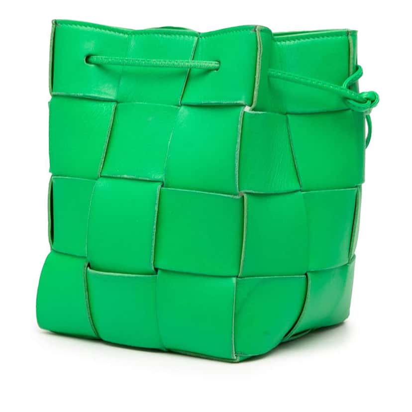 Bottega Veneta Small Nappa Maxi Intrecciato Cassette Bucket Bag Green Leather Very good condition - Back View