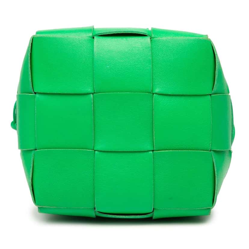 Bottega Veneta Small Nappa Maxi Intrecciato Cassette Bucket Bag Green Leather Very good condition - Inside View