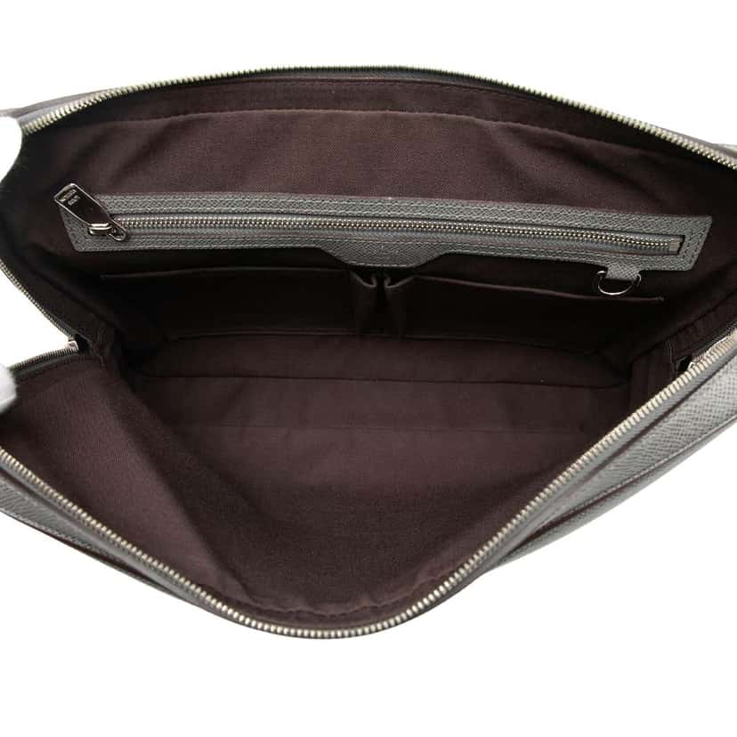 Louis Vuitton Taiga Vassili GM Grey Leather Good condition - Model View