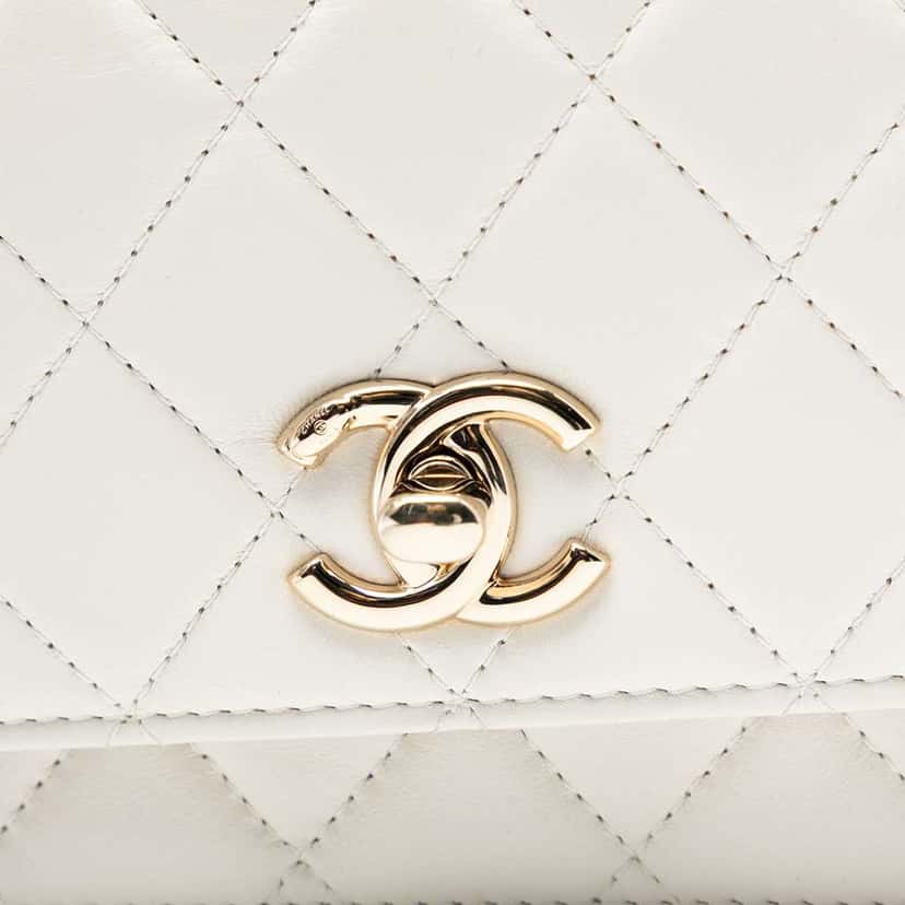 Chanel Mini Quilted Lambskin Trendy CC Wallet On Chain White Leather Good condition - Box View