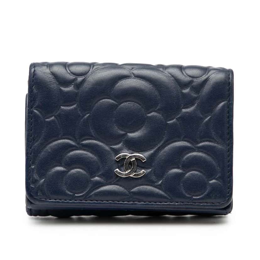 Chanel CC Embossed Goatskin Camellia Trifold Compact Wallet Blue Leather Very good condition - Front View