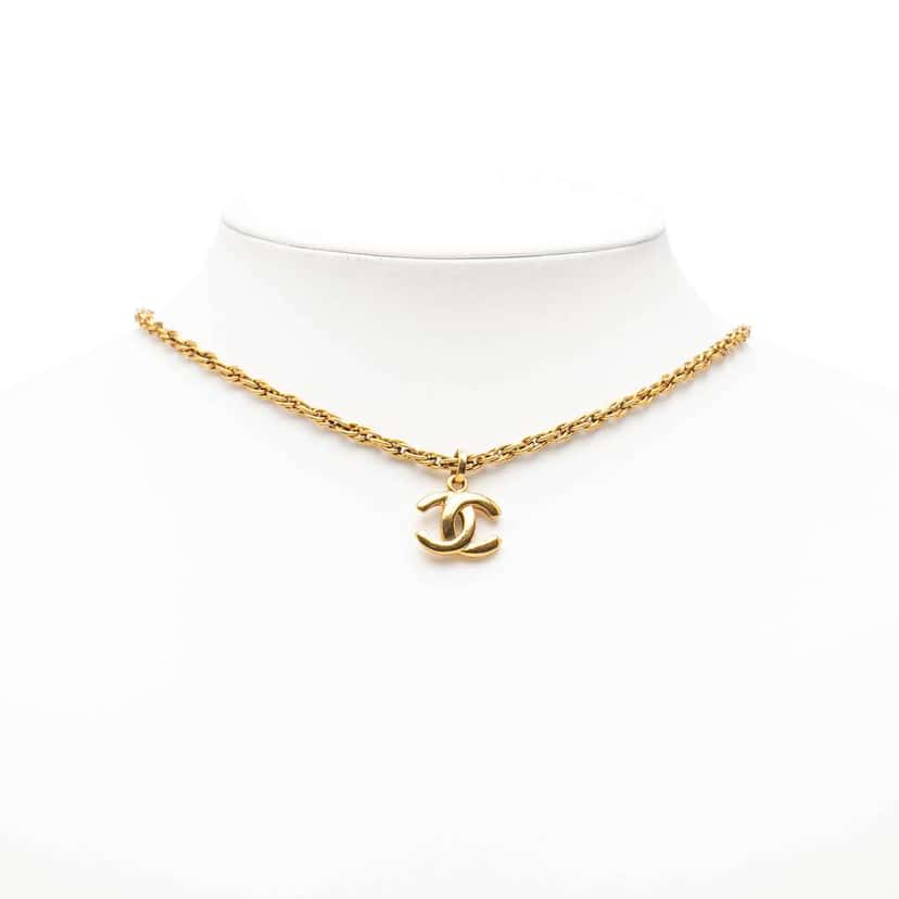 Chanel Gold Plated CC Pendant Necklace Gold Metal Good condition - Box View