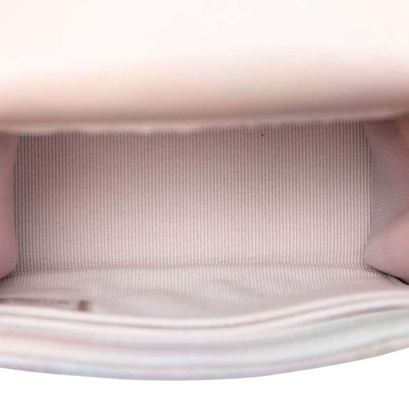 Chanel CC Quilted Lambskin Ombre Top Handle Flap Clutch With Chain Pink Leather Very good condition - Model View