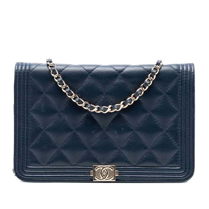Chanel Quilted Lambskin Boy Wallet On Chain Blue Leather Very good condition - Front View