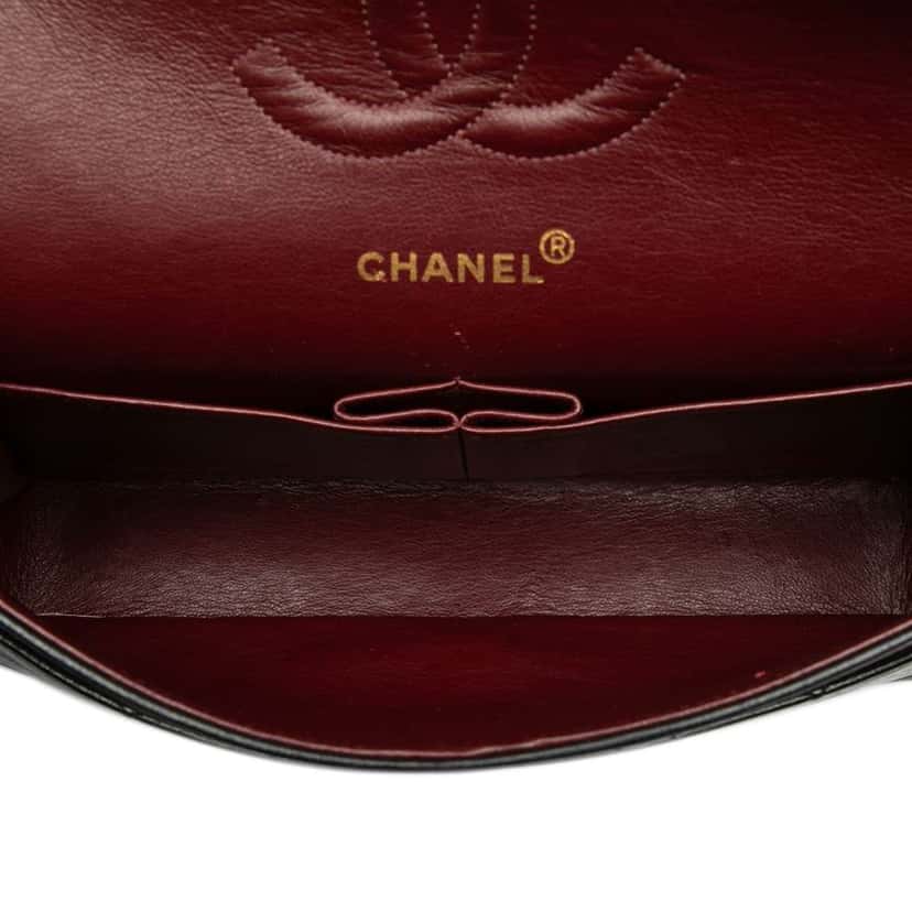 Chanel Medium Classic Lambskin Double Flap Black Leather Good condition - Model View
