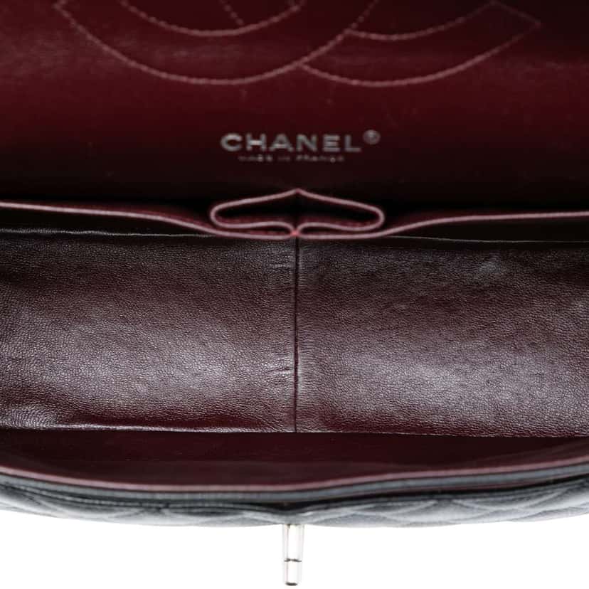 Chanel Jumbo Classic Caviar Double Flap Black Leather Good condition - Model View