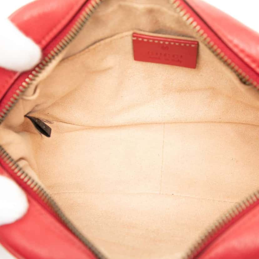 Gucci Mini GG Marmont Matelasse Leather Crossbody Red Leather Very good condition - Model View