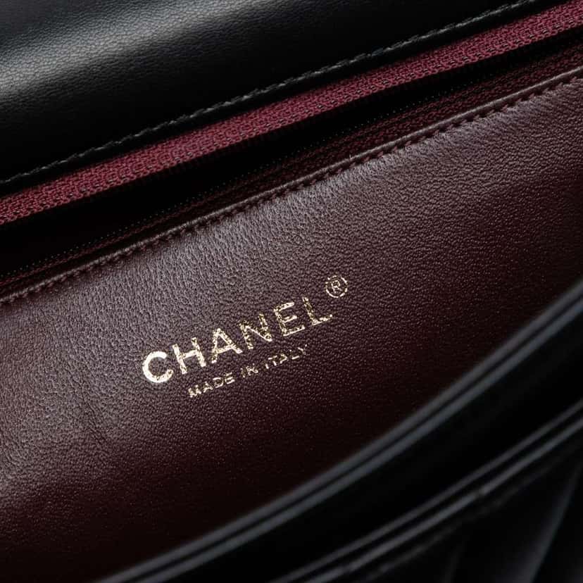Chanel CC Chevron Quilted Lambskin Single Flap Black Leather Good condition - Box View