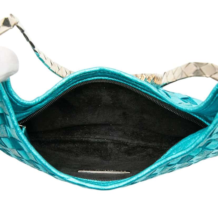 Bottega Veneta Metallic Nappa Intrecciato Hobo Blue Leather Good condition - Model View