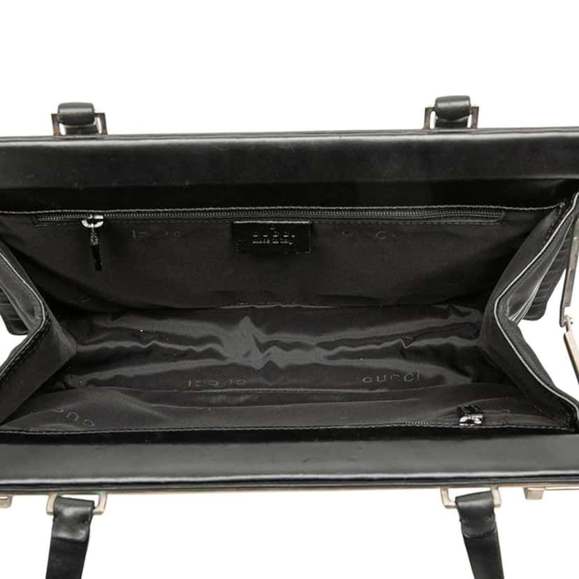 Gucci Nylon Frame Shoulder Bag Black Very good condition - Model View