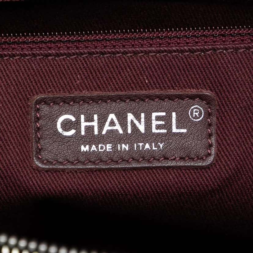 Chanel CC Quilted Calfskin Istanbul Tote Black Leather Good condition - Box View