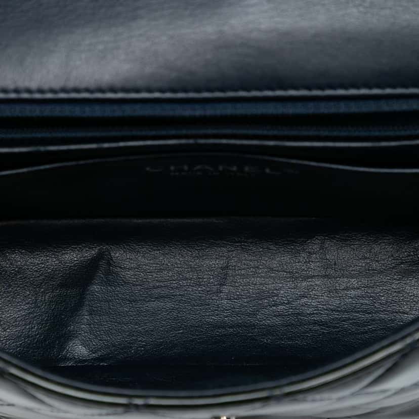 Chanel Mini Rectangular Classic Patent Single Flap Black Leather Very good condition - Model View