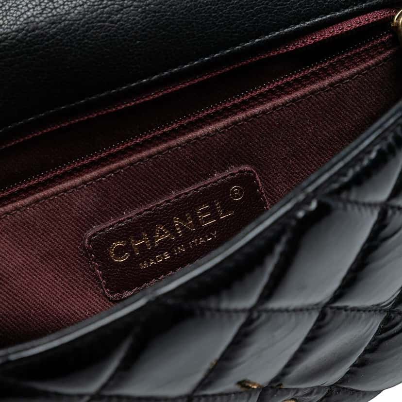 Chanel Paris-Salzburg Small Patent and Goatskin CC Eyelet Flap Black Leather Good condition - Model View