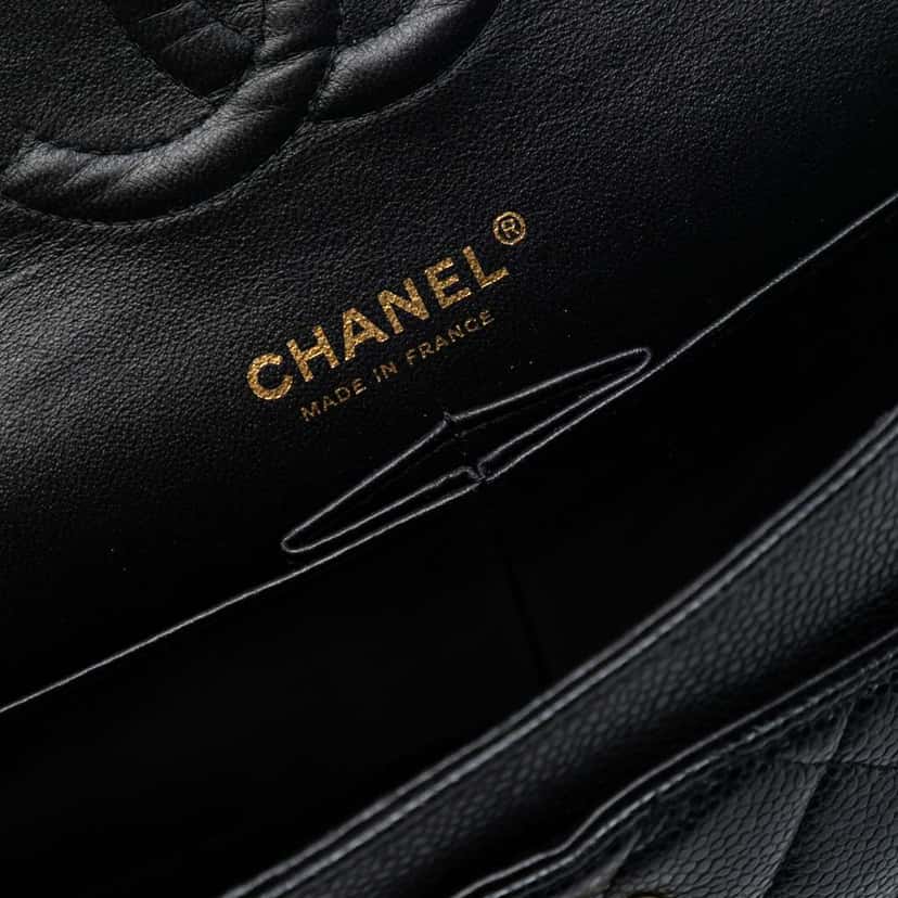 Chanel Medium Classic Caviar Double Flap Black Leather Good condition - Model View