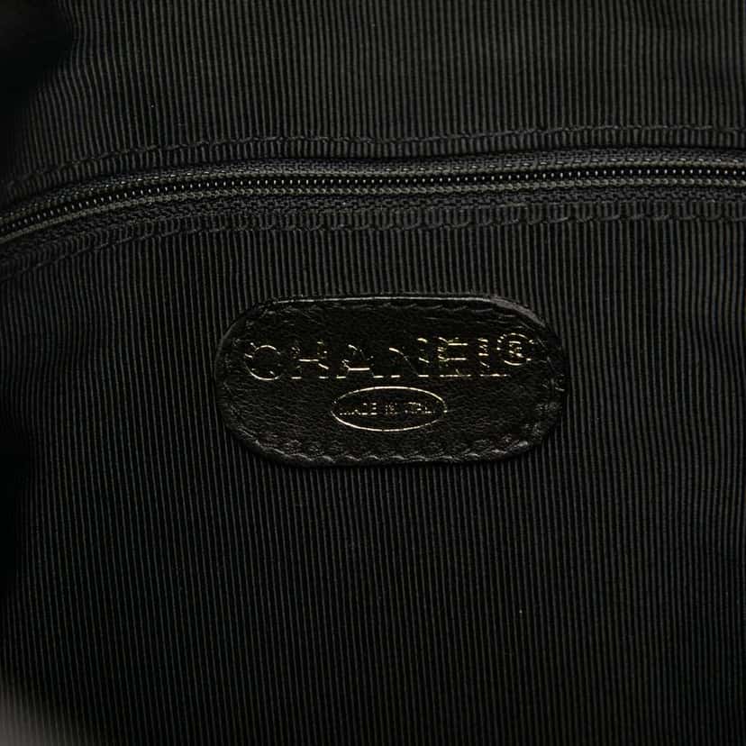 Chanel CC Caviar Tote Black Leather Very good condition - Box View