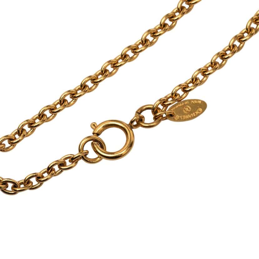 Chanel CC Gold Plated Diamond Shape Pendant Necklace Gold Metal Good condition - Model View