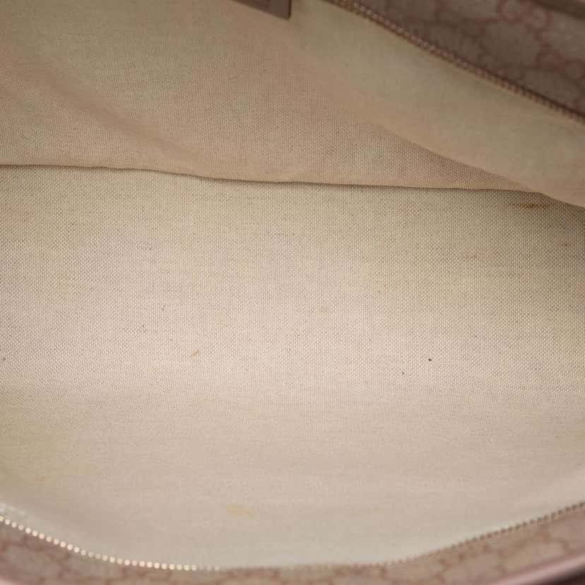 Gucci GG Supreme Tote Pink Canvas Very good condition - Model View