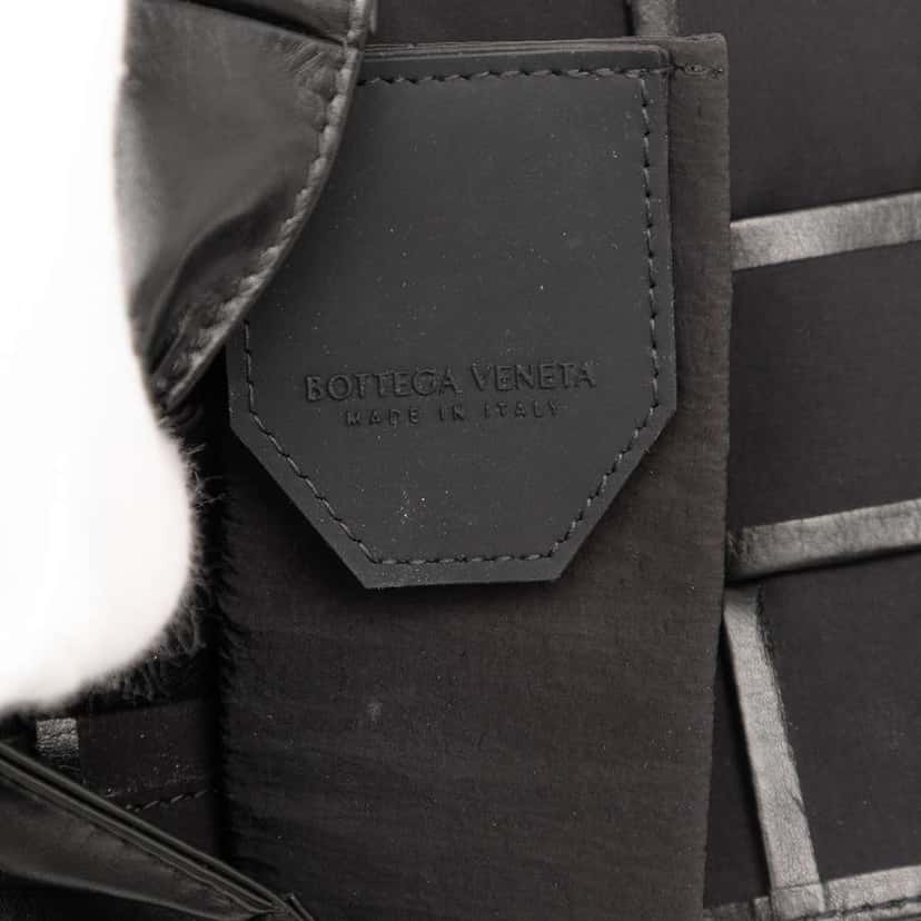 Bottega Veneta Candy Paper Calfskin Intrecciato Cassette Crossbody Black Leather Good condition - Box View