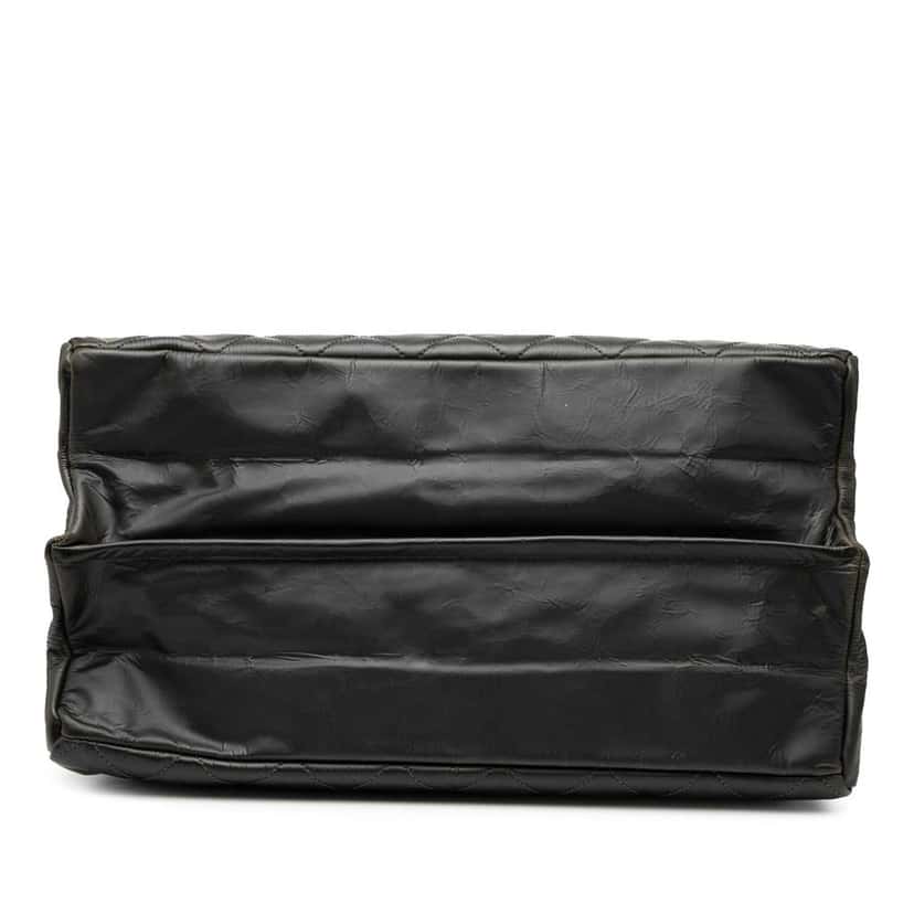 Chanel CC Crinkled Calfskin Chain Shopping Tote Black Leather Very good condition - Inside View