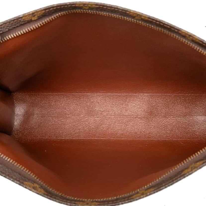 Louis Vuitton Monogram Toiletry Pouch 26 Brown Good condition - Model View
