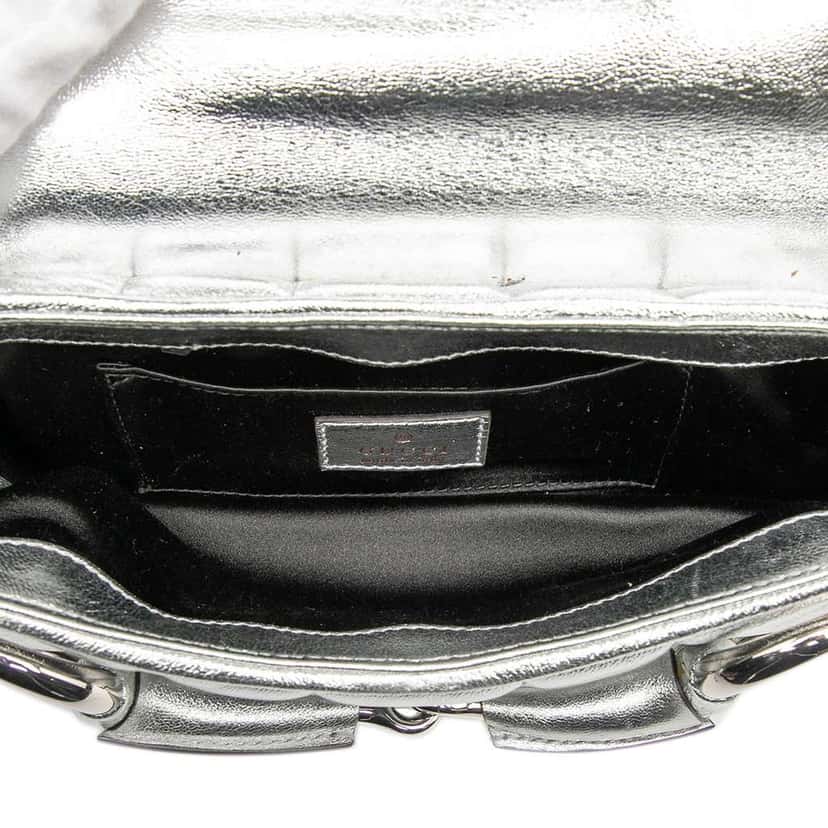 Gucci Small Metallic Quilted Leather Horsebit Chain Satchel Silver Leather Good condition - Model View