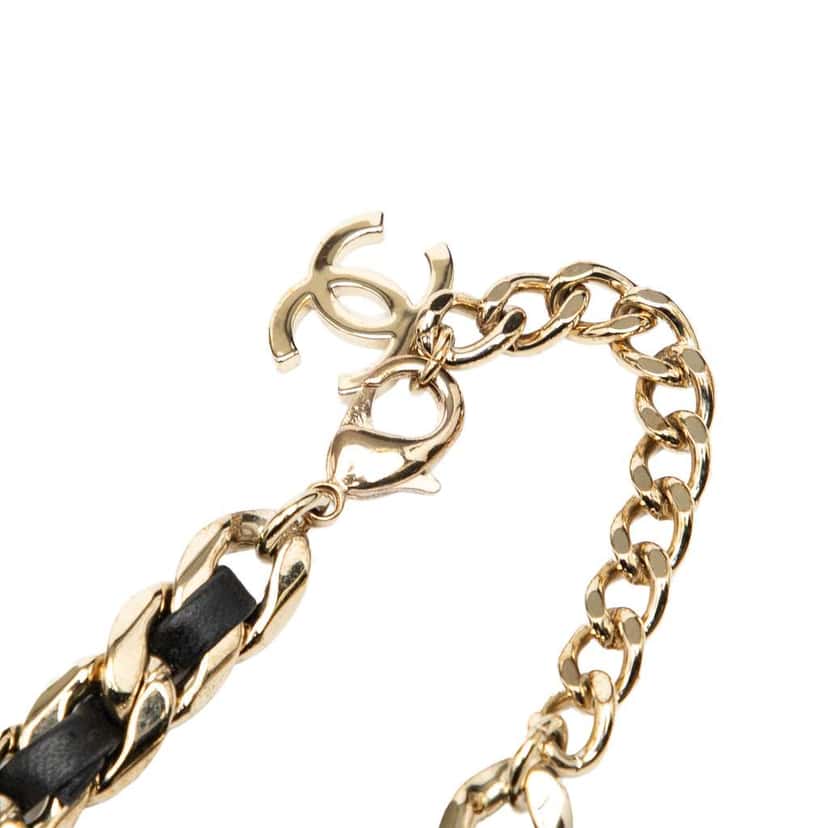 Chanel Lambskin and Gold Plated Enamel CC Square Choker Necklace Black Leather Good condition - Model View