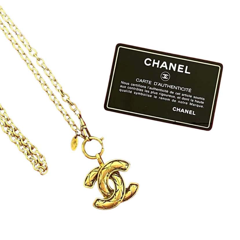 Chanel CC Gold Plated Quilted Pendant Necklace Gold Metal Good condition - Box View