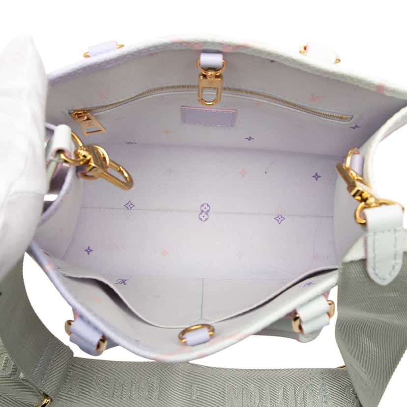 Louis Vuitton Monogram Giant Spring in the City OnTheGo Tote PM Pink Very good condition - Model View
