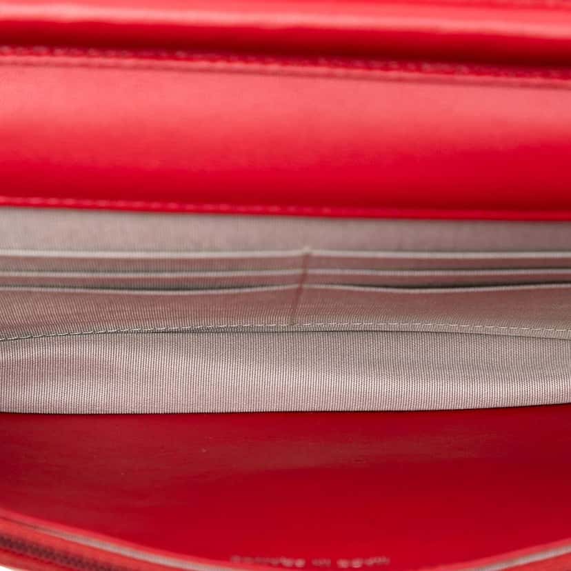 Chanel CC Caviar Wallet On Chain Red Leather Good condition - Model View