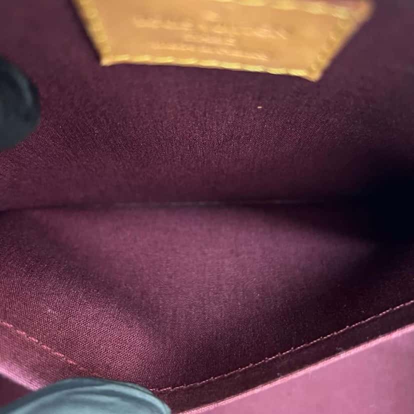 Louis Vuitton Monogram Vernis Sherwood PM Red Leather Good condition - Inside View