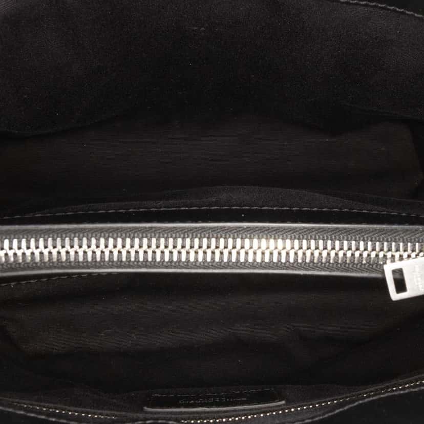 Saint Laurent Medium Matelasse Leather LouLou Shoulder Bag Black Leather Good condition - Model View