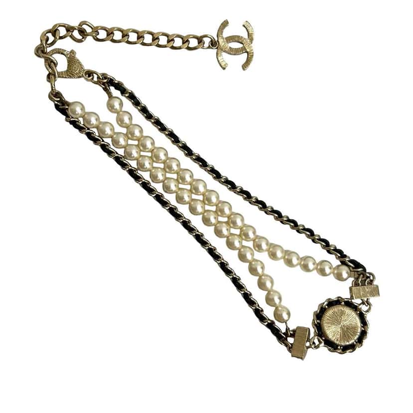 Chanel CC Gold Plated Faux Pearl and Rhinestone Medallion Chain Necklace Gold Metal Good condition - Back View