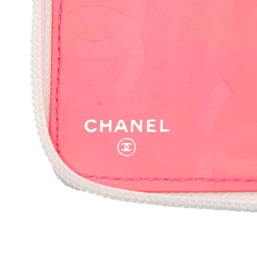 Chanel CC Quilted Lambskin Cambon Ligne Zippy Organizer Wallet White Leather Very good condition - Box View