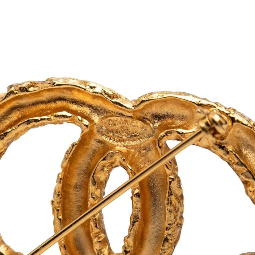 Chanel CC Gold Plated Baroque Embossed Logo Brooch Gold Metal Very good condition - Inside View
