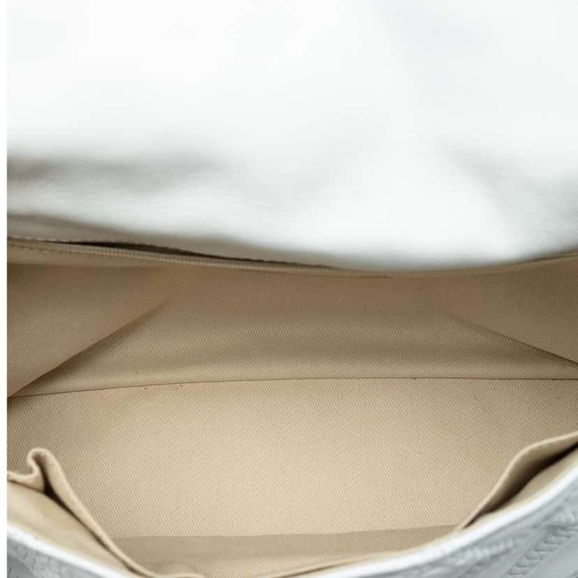 Chanel CC Quilted Calfskin Embossed Stitch Flap White Leather Good condition - Model View