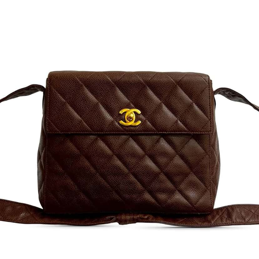 Chanel CC Quilted Caviar Turnlock Crossbody Brown Leather Good condition - Front View